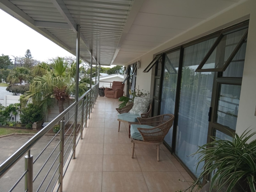 6 Bedroom Property for Sale in Gonubie Eastern Cape